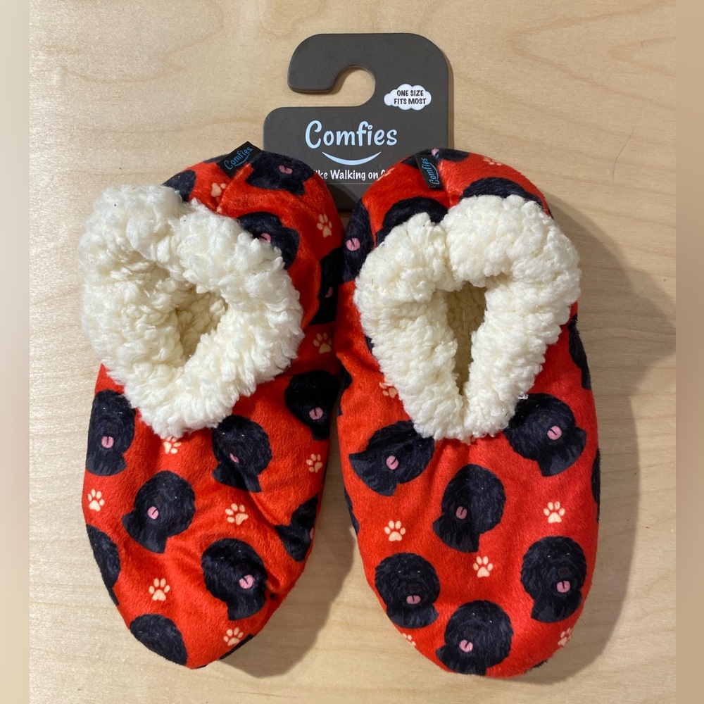 Comfies Red and Black Slippers One size fits most (OQ)
